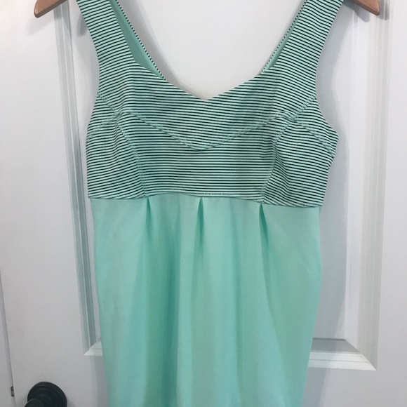 LuluLemon adjustable drawstring yoga top. - Picture 1 of 6